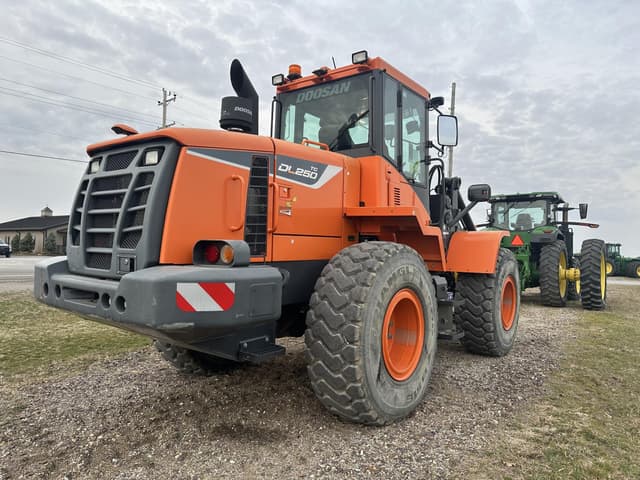 Image of Doosan DL250-5 equipment image 4