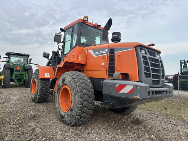 Image of Doosan DL250-5 equipment image 4