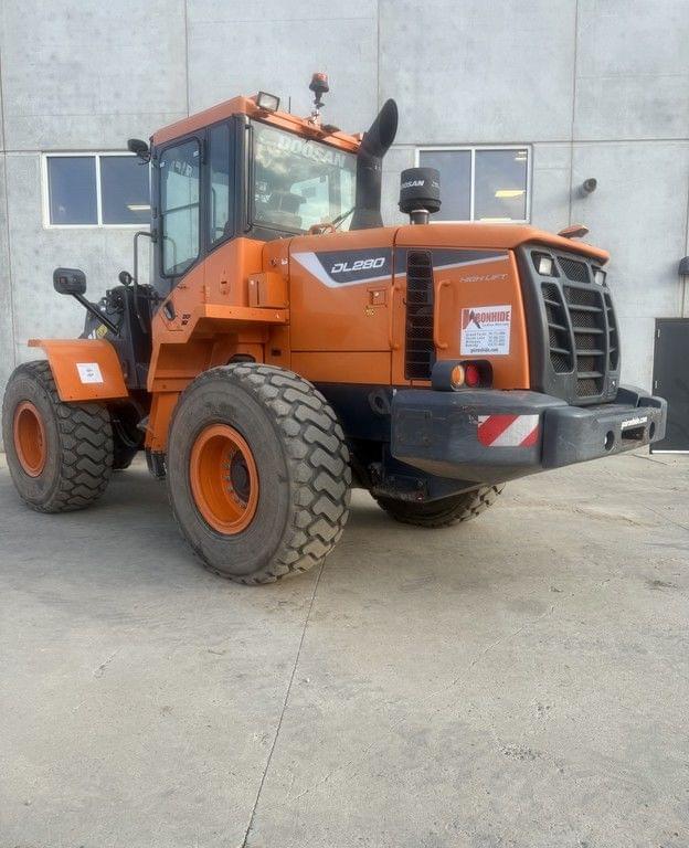 Image of  Doosan DL280 equipment image 2