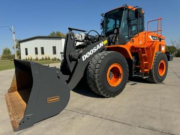 Main image Doosan DL300-5