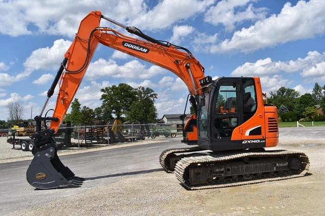 Image of  Doosan DX140LCR-5 equipment image 1