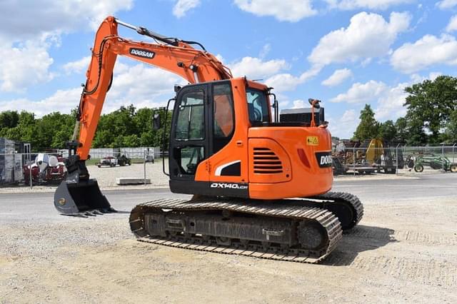 Image of  Doosan DX140LCR-5 equipment image 2