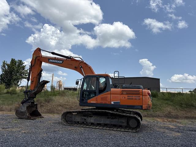 Image of  Doosan DX225LC-5 equipment image 2