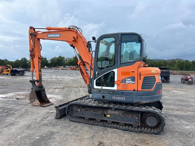 Image of  Doosan DX85R equipment image 2