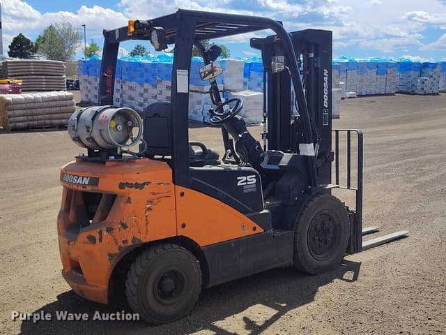 Image of Doosan G25N-7 equipment image 4