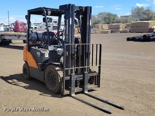 Image of Doosan G25N-7 equipment image 2