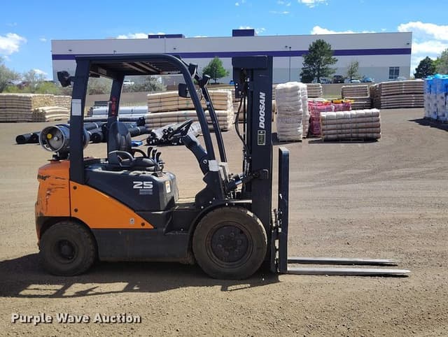 Image of Doosan G25N-7 equipment image 3