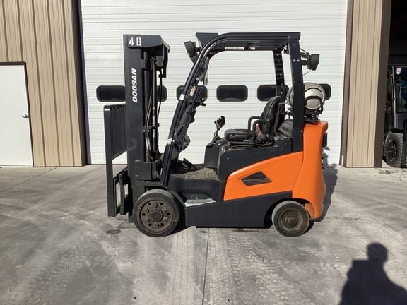 2019  Doosan GC25S-9 Equipment Image0