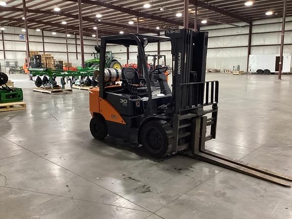 Image of  Doosan G30N-7 equipment image 4