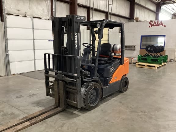 Image of  Doosan G30N-7 equipment image 2