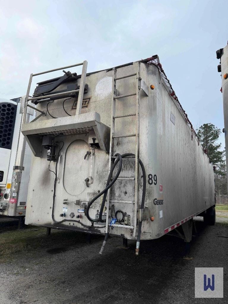 2019 East 48x102 Equipment Image0