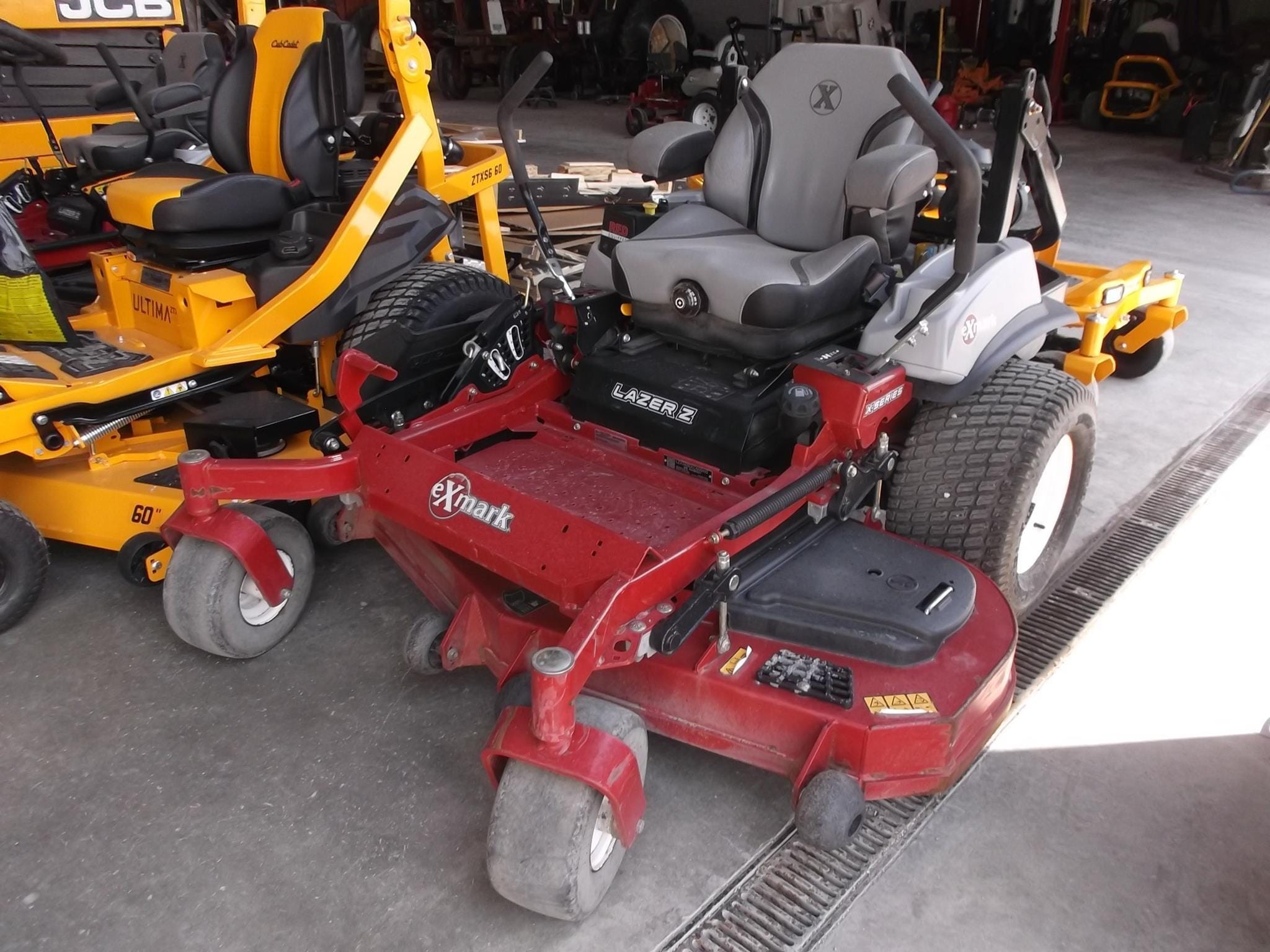2019 Exmark LZX940EKC606W0  Equipment Image0