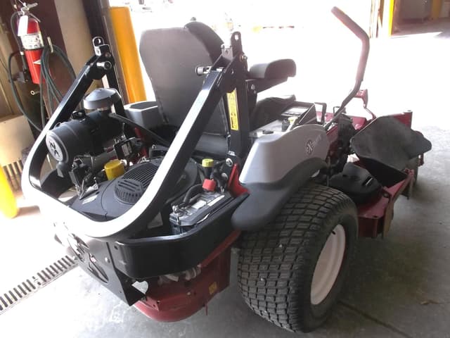 Image of Exmark LZX940EKC606W0 equipment image 3