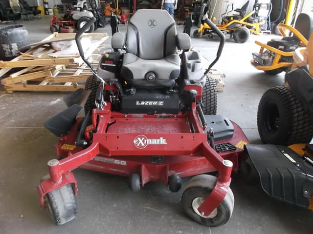 Image of Exmark LZX940EKC606W0 equipment image 2