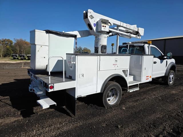 Image of Ford F-550 equipment image 4