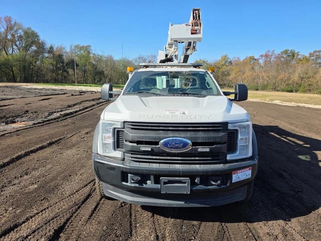 Image of Ford F-550 equipment image 1