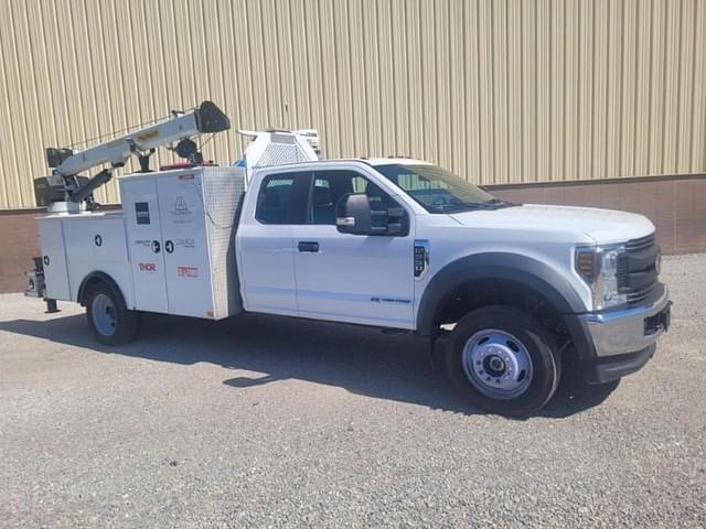 Image of Ford F-550 equipment image 1