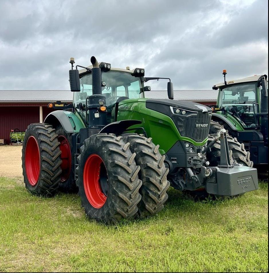 2019 Fendt 1042 Vario Equipment Image0