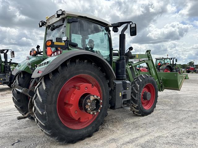 Image of Fendt 718 Vario equipment image 2