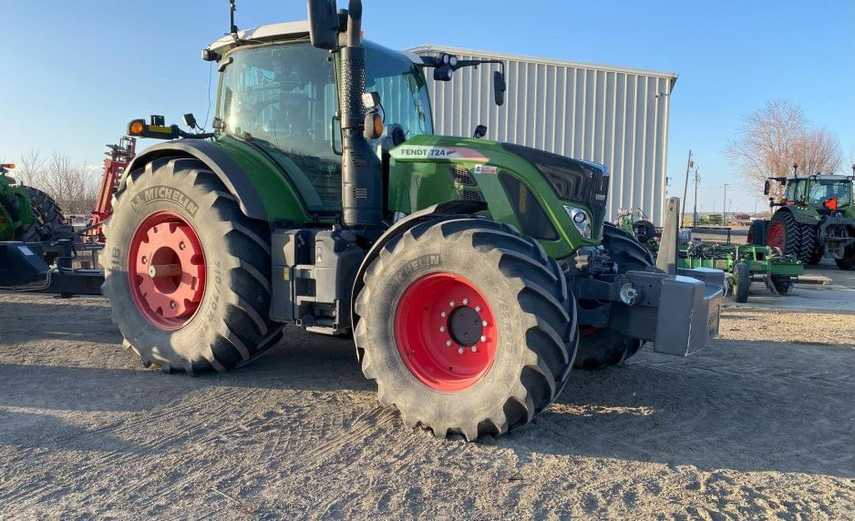 2019 Fendt 724 Vario Equipment Image0