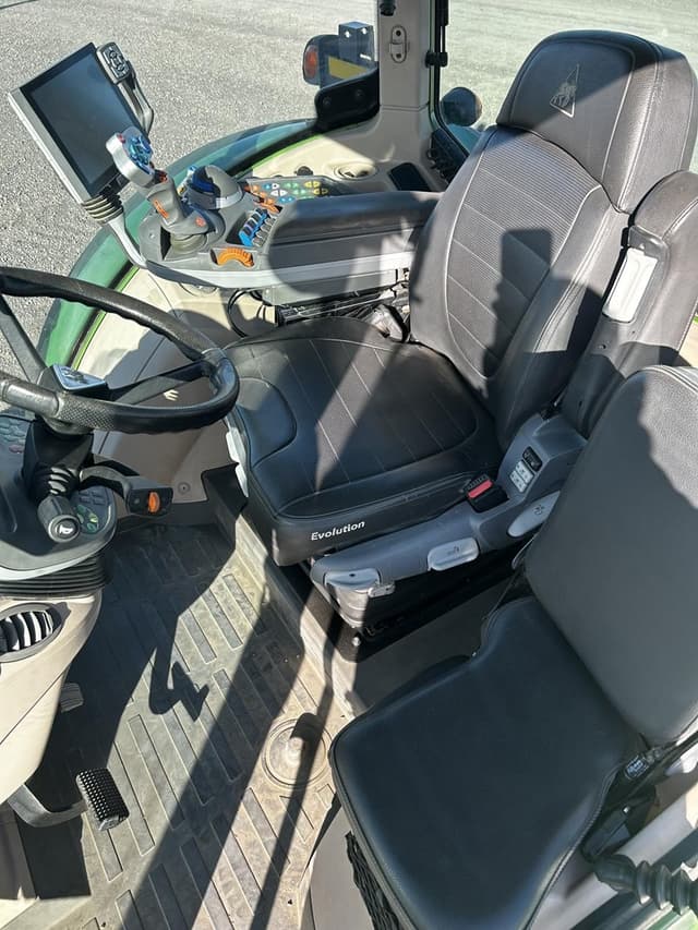 Image of Fendt 724 Vario equipment image 4