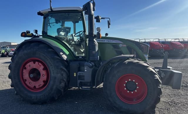 Image of Fendt 724 Vario equipment image 2