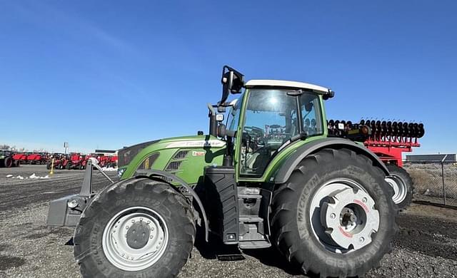 Image of Fendt 724 Vario equipment image 2