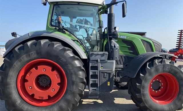 Image of Fendt 828 Vario equipment image 1