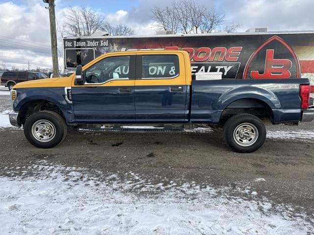 Image of Ford F-250 equipment image 1