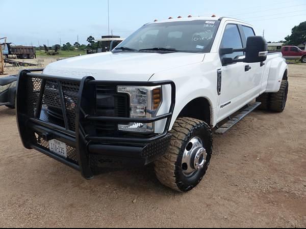Image of Ford F-350 Primary image