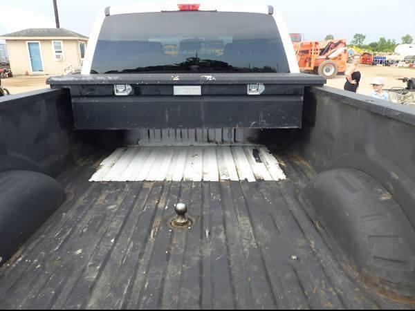 Image of Ford F-350 equipment image 2