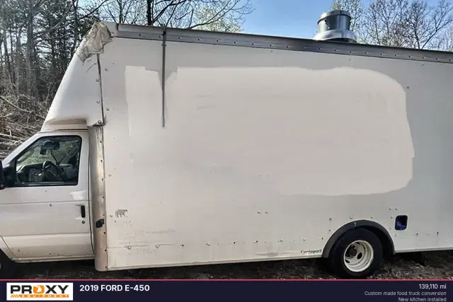 Image of Ford E-450 equipment image 2