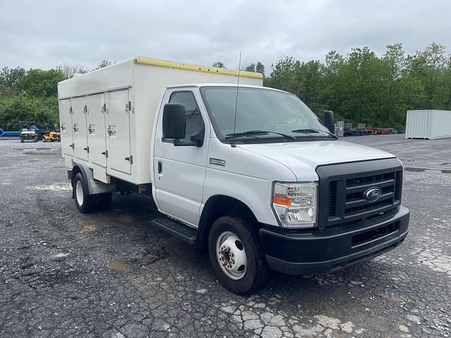 Image of Ford E-450 equipment image 1