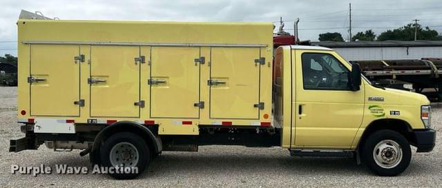 Image of Ford E-450 equipment image 3