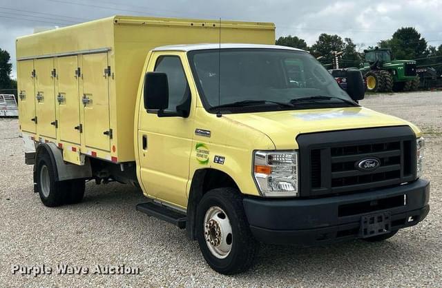 Image of Ford E-450 equipment image 2