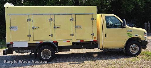 Image of Ford E-450 equipment image 3