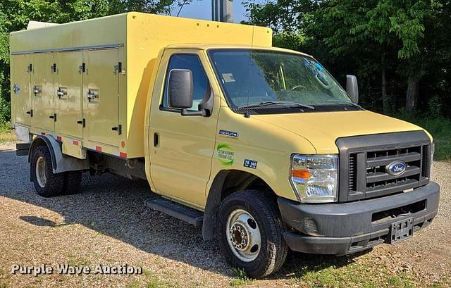 Image of Ford E-450 equipment image 2