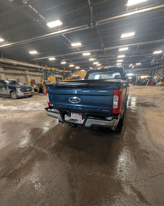 Image of Ford F-250 equipment image 2