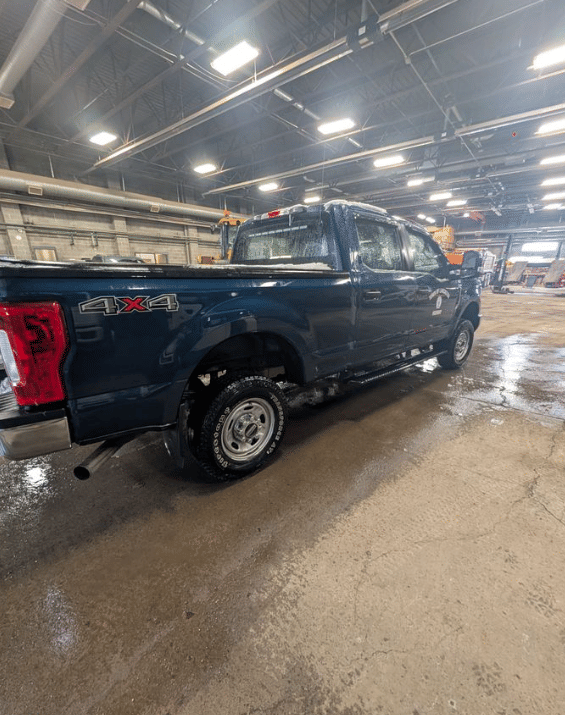 Image of Ford F-250 equipment image 3