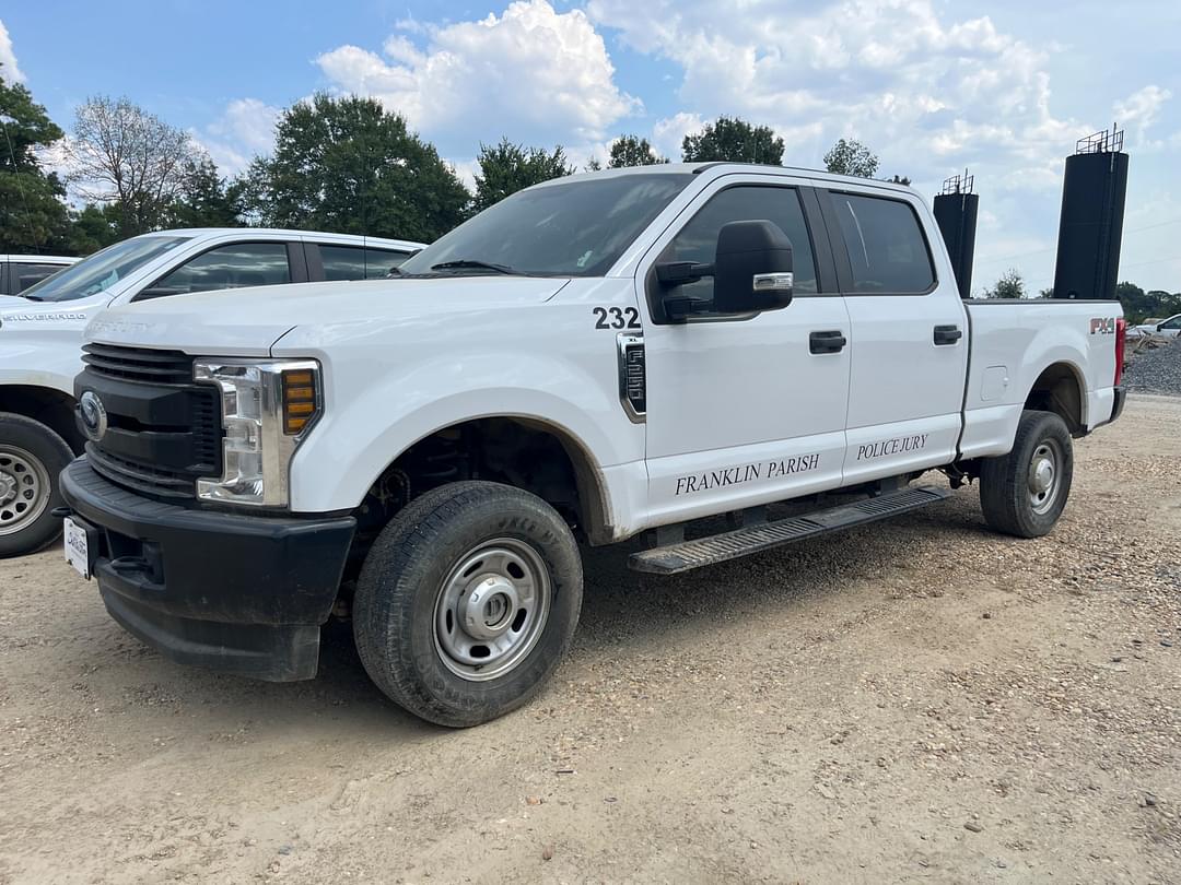 Image of Ford F-250 Primary image