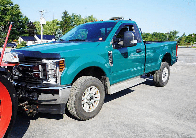 Image of Ford F-250 equipment image 1