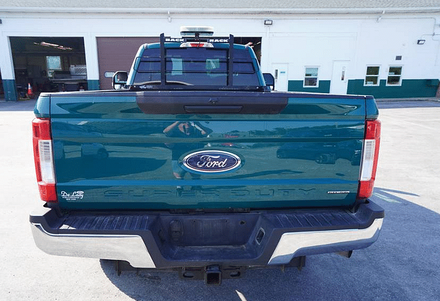 Image of Ford F-250 equipment image 4