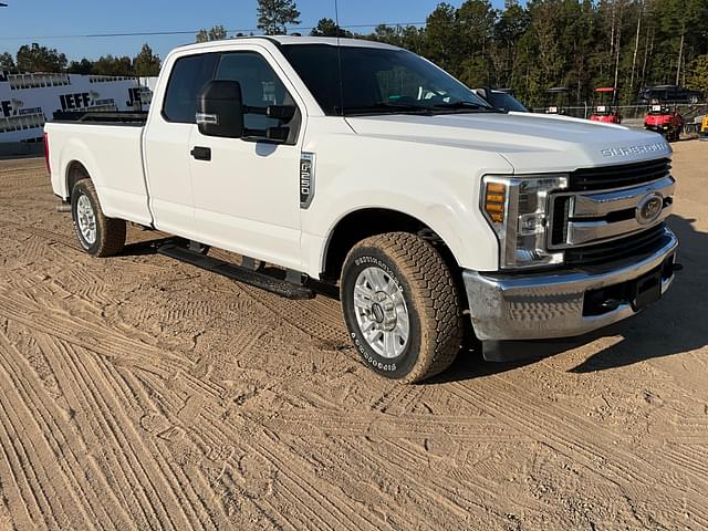 Image of Ford F-250 equipment image 2