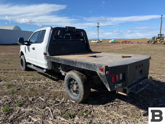 Image of Ford F-250 equipment image 3