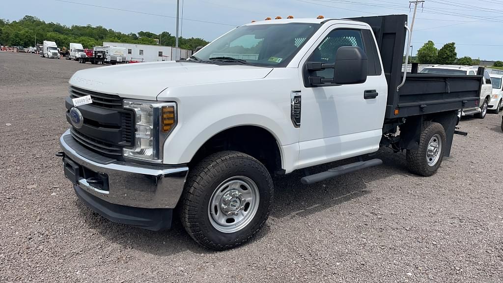 Image of Ford F-250 Primary image