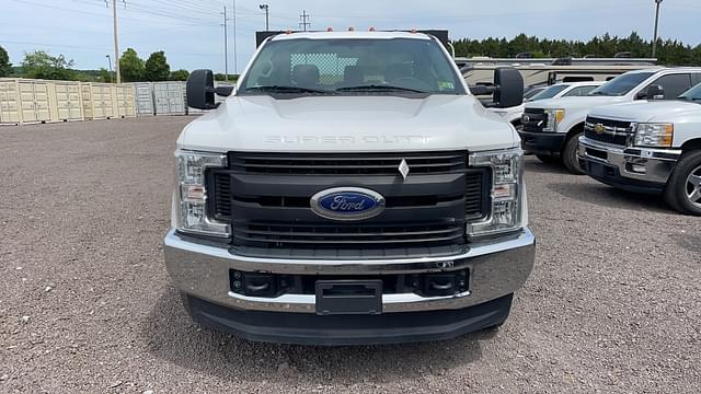 Image of Ford F-250 equipment image 1