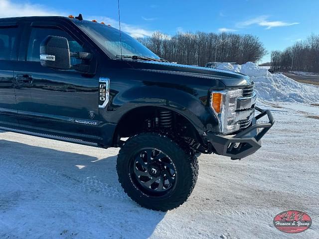 Image of Ford F-250 equipment image 3