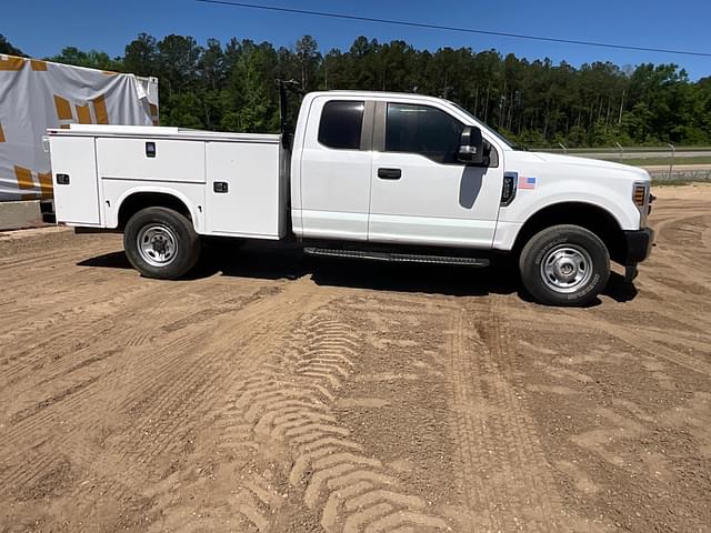 Image of Ford F-250 equipment image 3