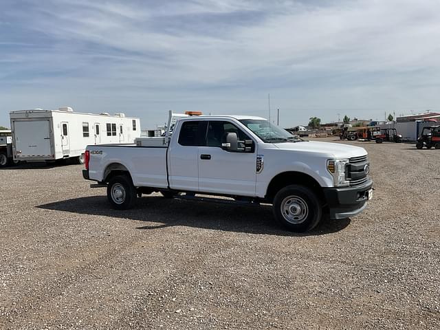 Image of Ford F-250 equipment image 1