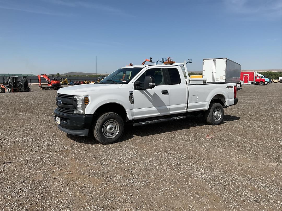 Image of Ford F-250 Primary image